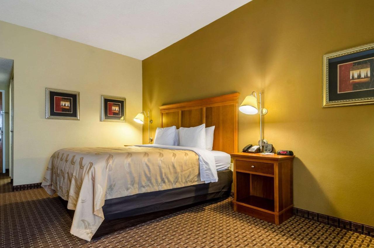 Quality Inn Lumberton Bagian luar foto
